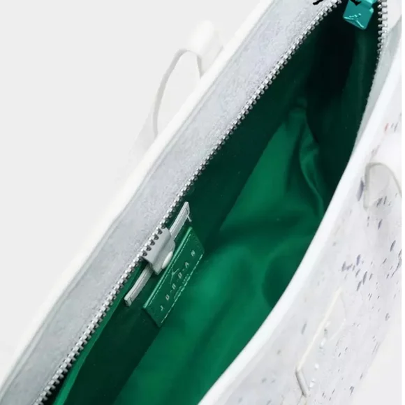 NIKE Jordan Monogram Tote Bag (32L) Sail MA0896-782 - Picture 5 of 5